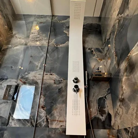 Alba Gold Luxury & Πανσιόν 4*