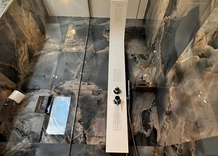 Alba Gold Luxury & Pensión 4*