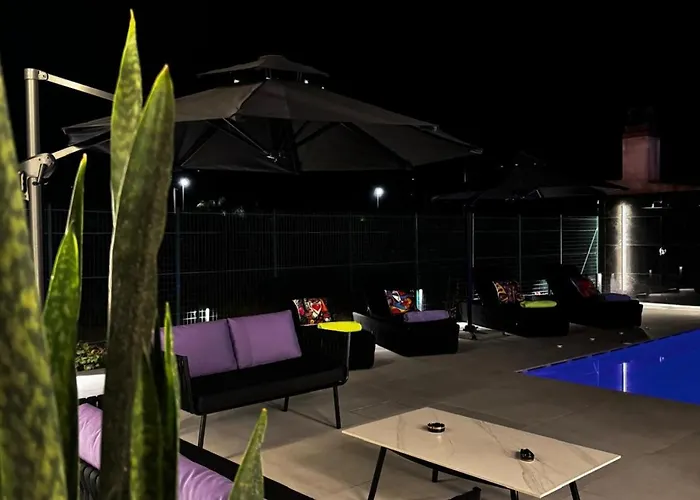 Alba Gold Luxury & Pensión 4*